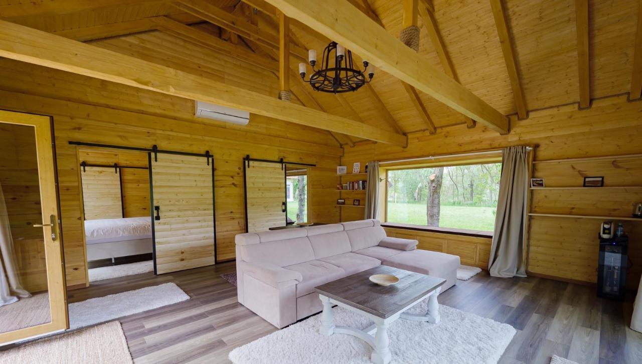 Zaga Zaga Sat Hotel Tecuci Eksteriør billede