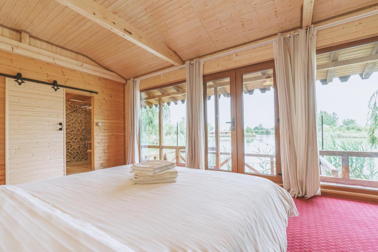 Zaga Zaga Sat Hotel Tecuci Eksteriør billede