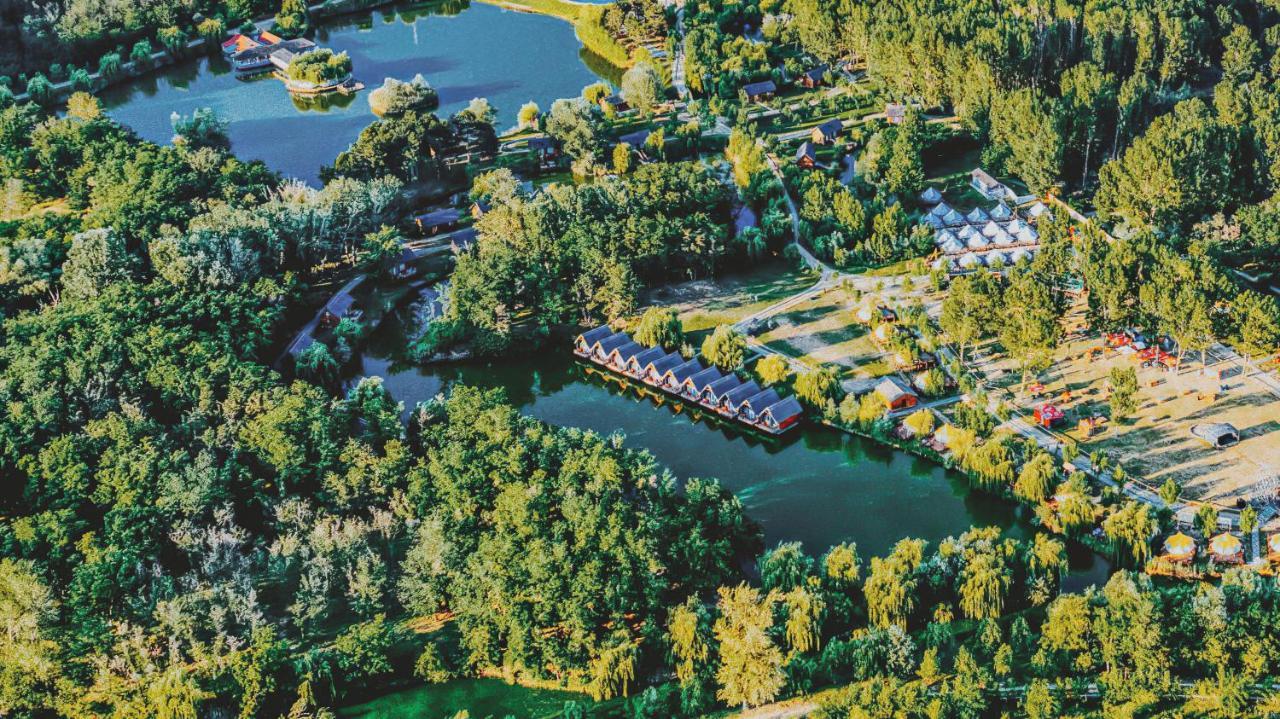 Zaga Zaga Sat Hotel Tecuci Eksteriør billede