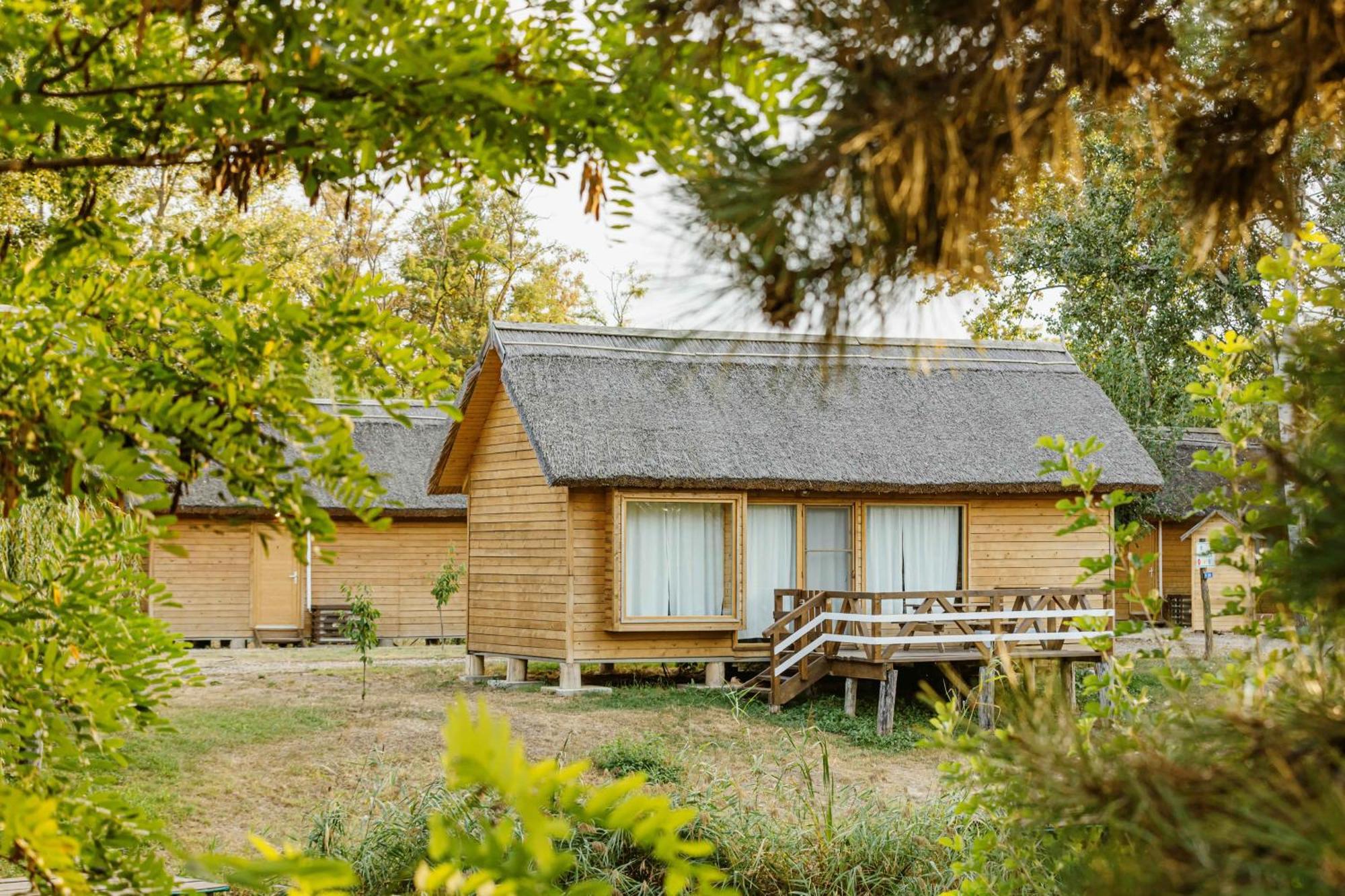 Zaga Zaga Sat Hotel Tecuci Eksteriør billede